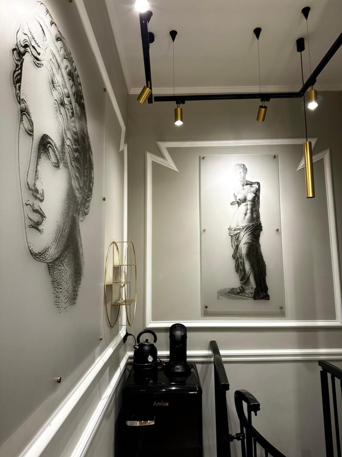 Cocon Parisien - Face A Louboutin - Chez Nicolas Buitenkant foto
